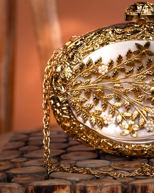 Regal_Bloom_Gilded_MOP_Clutch